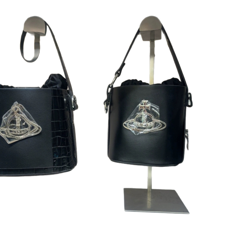 Geantă bucket din PU cu model crocodil, închidere cu șnur, căptușeală din nailon, buzunare interioare pentru telefon și buzunar cu fermoar laminat, două curele