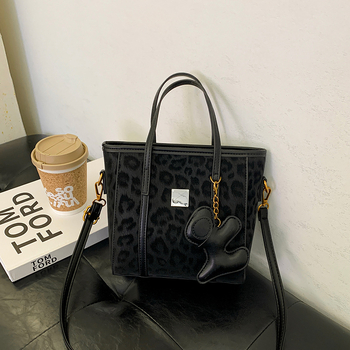 Ženska bucket torba s leopard uzorkom, PU koža, crossbody, zatvarač, zima 2025