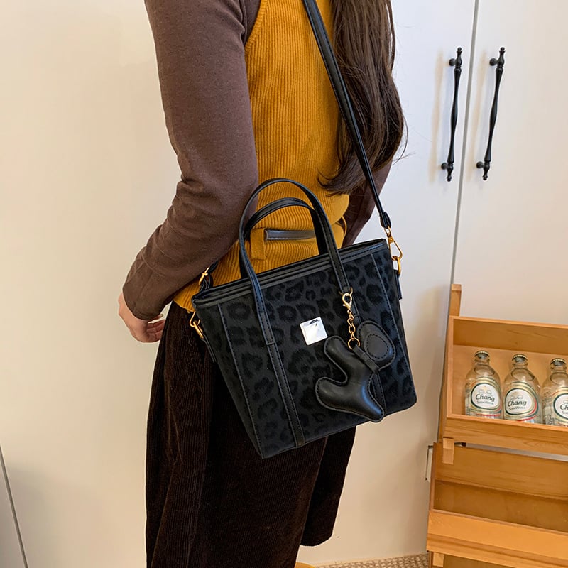 Ženska bucket torba s leopard uzorkom, PU koža, crossbody, zatvarač, zima 2025