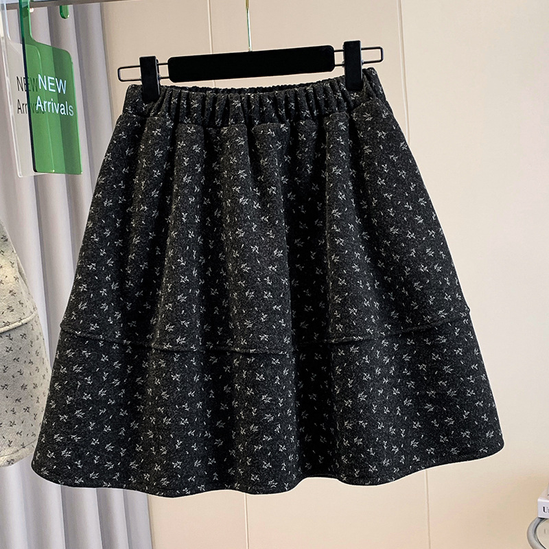 Sukňa typu A, strednej dĺžky s kvetinovým vzorom, bavlna s nylonovým obsahom, trojrozmerný strih