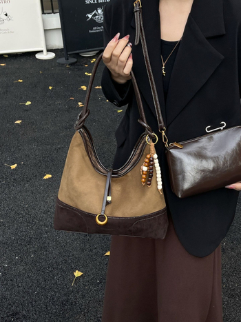 Ženska semišna patchwork tote torba – urbani minimalistički stil, velika kapaciteta, retro na rame, magnetsko zatvaranje, unutarnja džep sa zipom, poliester podstava, pravokutni oblik, Zima 2025