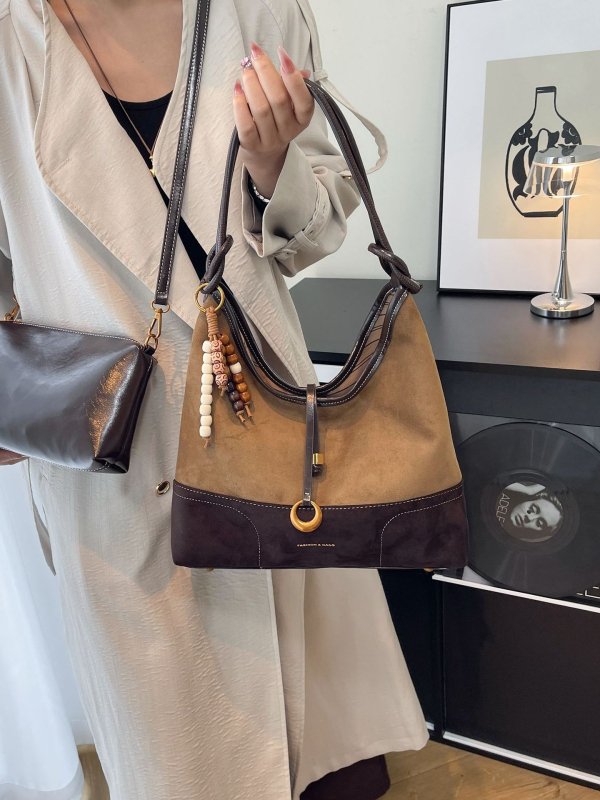Ženska semišna patchwork tote torba – urbani minimalistički stil, velika kapaciteta, retro na rame, magnetsko zatvaranje, unutarnja džep sa zipom, poliester podstava, pravokutni oblik, Zima 2025
