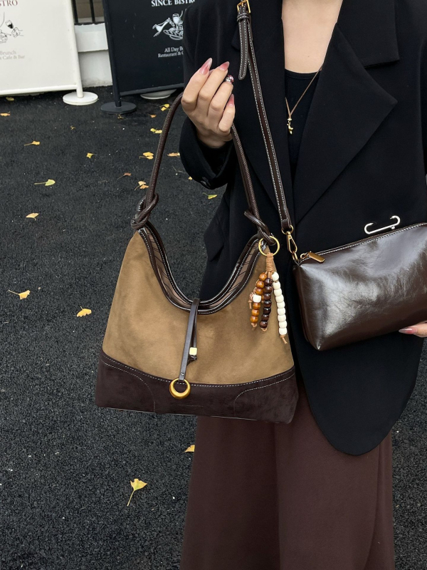 Ženska semišna patchwork tote torba – urbani minimalistički stil, velika kapaciteta, retro na rame, magnetsko zatvaranje, unutarnja džep sa zipom, poliester podstava, pravokutni oblik, Zima 2025