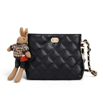 Ženska crossbody torbica od prave kože s detaljima od sintetičke kože; horizontalni kvadratni oblik; zaključavanje lokotom; unutarnja džep s zipom; jedna Naramenica