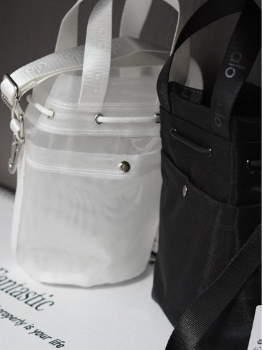 Alo Yoga Bucket Bag za žene, cilindrična torba od najlona s mrežastom tkaninom i najlonska podstava, otvoranje vrpcom, ID džep, pogodna za slobodno vrijeme putovanja