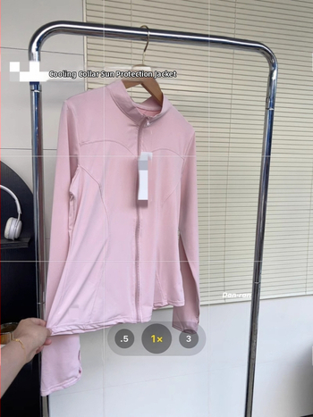 Дамско UV-защитно спортно горнище, смес регенирано целулозно влакно и спандекс, 80–90% съдържание на плат, дълги ръкави, пролет 2025