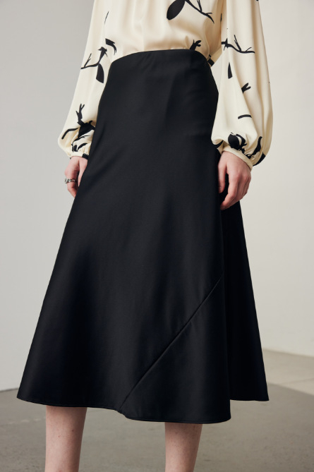 Suknja A-linije od svile Mulberry, kvilirana, srednja duljina, poslovni stil