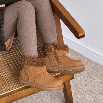 Gyerekeknek készült leopard mintás hócsizma fleece béléssel, velúr felsőrész tehénbőrből, gumírozott talppal, 4–16 éveseknek