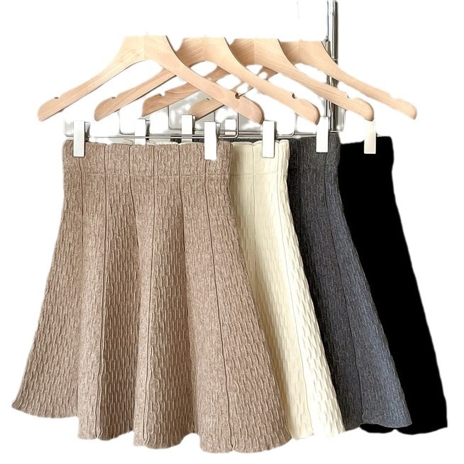 Φούστα Α-γραμμής κοντή πλεκτή με υψηλή μέση και πιέτες, φθινοπωρινό-χειμερινό 2024