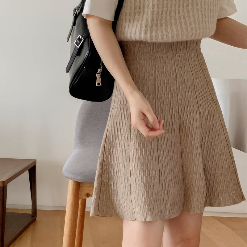 Φούστα Α-γραμμής κοντή πλεκτή με υψηλή μέση και πιέτες, φθινοπωρινό-χειμερινό 2024