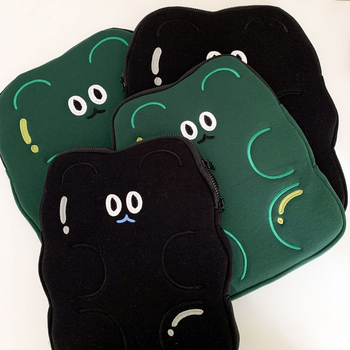 Husă de protecție pentru iPad cu model urs – textil, respirabilă, ultraușoară, rezistentă la uzură, căptușeală din piele întoarsă