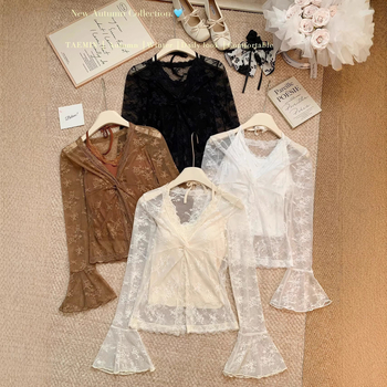 Топ с дантела patchwork и възел на V-образно деколте, Slim Fit, дълги тромпетни ръкави, Rayon-Spandex бленд, UPF30+