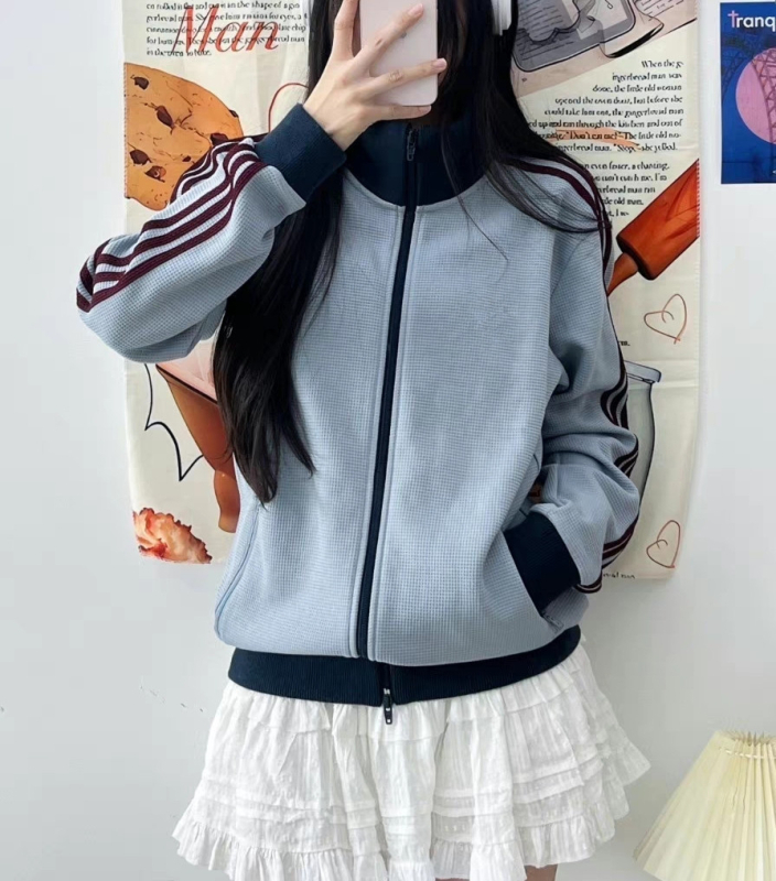 Dzseki — őszi-téli, waffel szövet, hímzett kis címke, álló gallér, vastag anyag