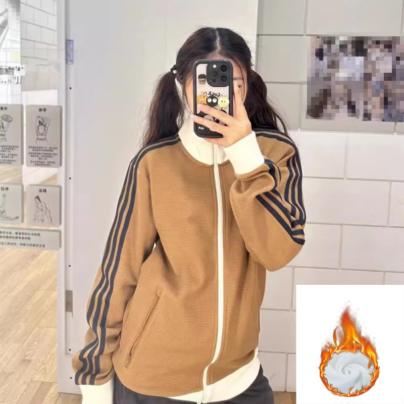 Dzseki — őszi-téli, waffel szövet, hímzett kis címke, álló gallér, vastag anyag