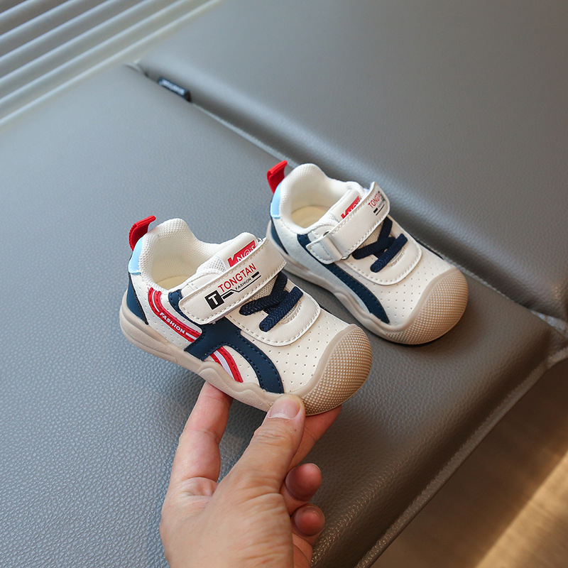 2026 nove cipele za hodanje za bebe, gornji dio od sintetičke kože, mekani đon, protuklizne, Velcro zatvarač