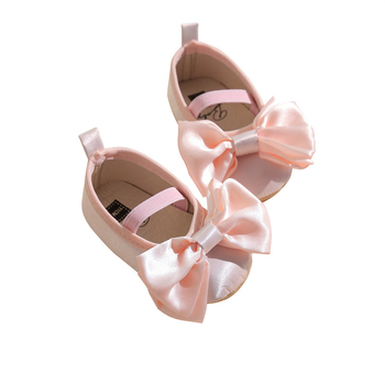 Pantofi pentru bebeluși - partea superioară din mătase, stil prințesă, talpă moale, talpă antiderapantă, închidere cu bandă elastică