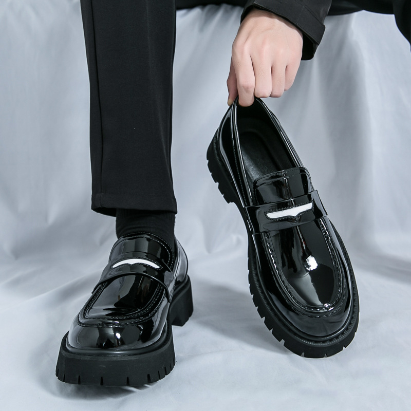 Muški loafersi s PU gornjim dijelom, kožni vrh, gumena potplata, vodootporni i protuklizni, zatvaranje bez vezica.