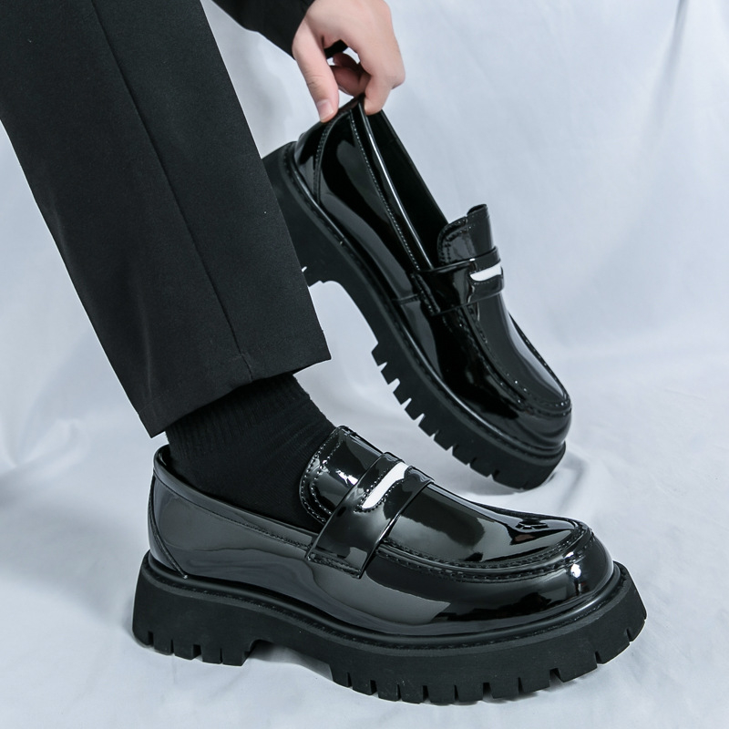 Muški loafersi s PU gornjim dijelom, kožni vrh, gumena potplata, vodootporni i protuklizni, zatvaranje bez vezica.