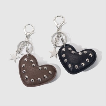 Ключодържател с сърцевидна кожена висулка, декоративни нитове, INS стил, от цинкова сплав.