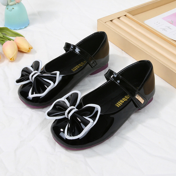 Hercegnő gyerekcipő Velcro-zárással, puha gumi talppal, belső és talpbetét sertésbőrből