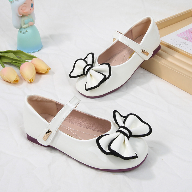 Hercegnő gyerekcipő Velcro-zárással, puha gumi talppal, belső és talpbetét sertésbőrből