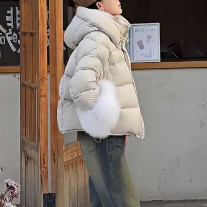 Ženska pernata jakna s kapuljacom, sadržaj patke perja 51–55%, najlon tkanina, 101–200 g punila, zimska sezona 2025