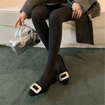 Mary Jane cipele s kvadratnim nosom, debeli potplat 3–5 cm, gornji dio od mikrovlakana, podstava od mikrovlakana, slip-on