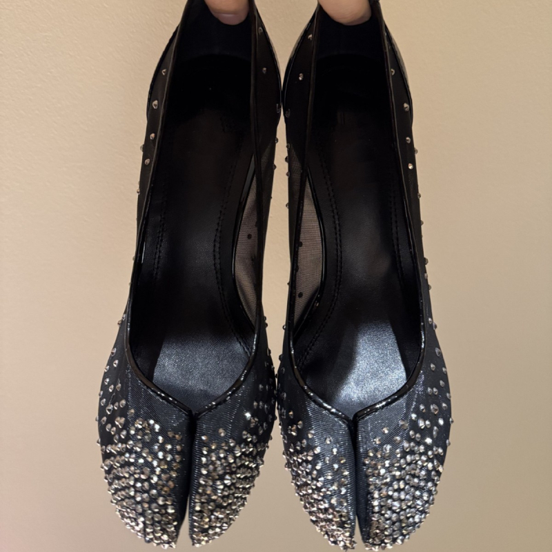 Ženske mrežaste visoke potpetice s rhinestones, unutrašnjost od ovčje kože, okrugli vrh, visina potpetice iznad 8 cm