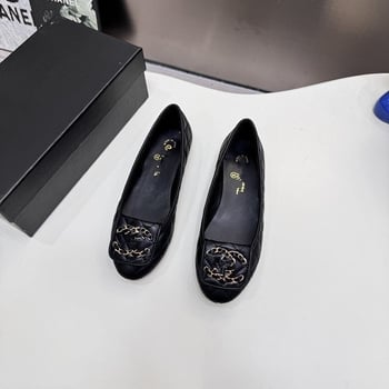 Γυναικείες φλατ από γνήσιο δέρμα — στρογγυλός μπροστινό μέρος, χαμηλό τακούνι (<3 cm), πάτος από γνήσιο δέρμα, σόλα από καουτσούκ