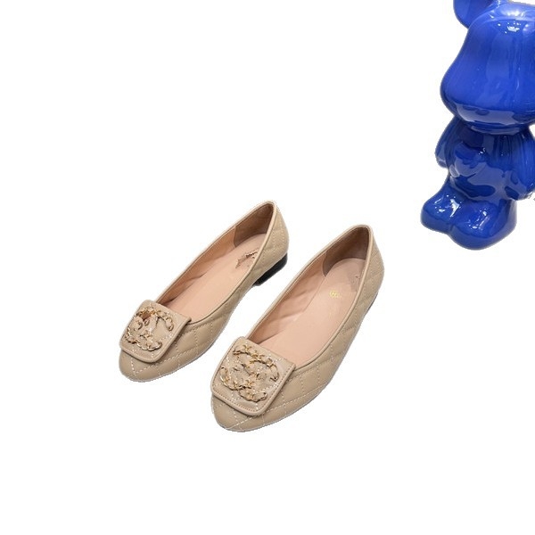 Γυναικείες φλατ από γνήσιο δέρμα — στρογγυλός μπροστινό μέρος, χαμηλό τακούνι (<3 cm), πάτος από γνήσιο δέρμα, σόλα από καουτσούκ