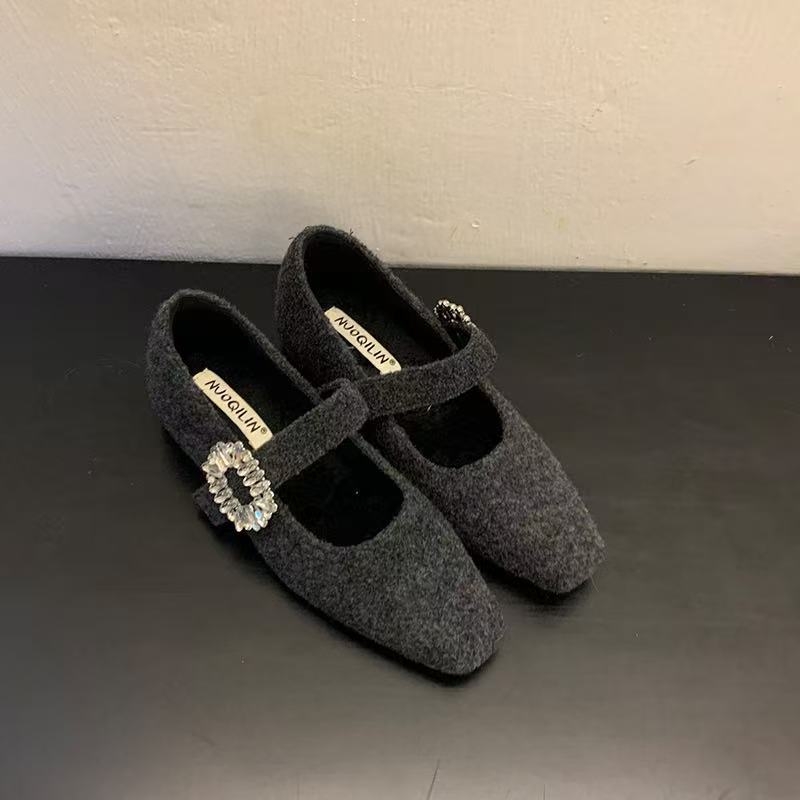Ženske Mary Jane cipele, kvadratnog vrha, velur gornji dio, niski debeli pet, slip-on, gumeni potplat