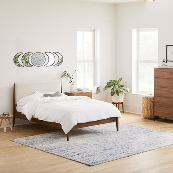 Κρεμαστός καθρέφτης σε σκανδιναβακό στιλ με φάση φεγγαριού – ξύλινο πλαίσιο, ακρυλικός φακός, διακόσμηση για ξενοδοχεία/ξενών, εκτύπωση λογότυπου, δυνατότητα παραμετροποίησης