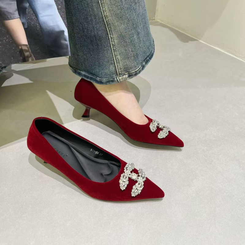 Γυναικείες γόβες με μυτερό δάχτυλο: πάνω μέρος από Xi shi βελούρο, μεσαίου ύψους τακούνι 3-6 cm, PU πάτος, πλαστική σόλα (μυτερό δάχτυλο; Xi shi βελούρ; 3-6 cm τακούνι; PU πάτος; πλαστική σόλα)