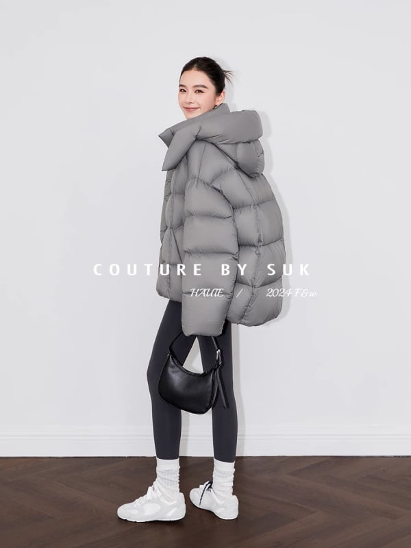 Dámska zimná bunda s kapucňou z bieleho husieho downu, obsah downu 86–90%, výplň 201–300 g, nylonový materiál, úzky strih, zips, odnímateľná kapucňa