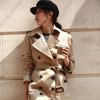 Dámsky trenčkot strednej dĺžky, chenille látka so 30–50% spandexom, oblekový golier, princezná rukávy, jar 2025