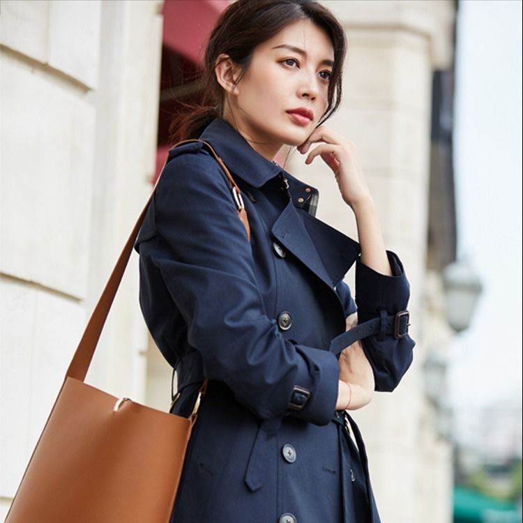 Dámsky trenčkot strednej dĺžky, chenille látka so 30–50% spandexom, oblekový golier, princezná rukávy, jar 2025