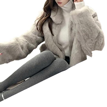 Kratki kaput od zajčje kože, polo ovratnik, obična duljina, jesen 2025, stil kraljevske sestre