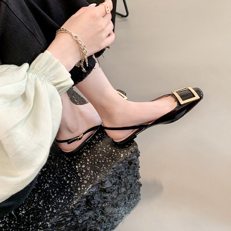 Γυναικείες σανδάλια με κάλυμμα δέρματος στην άκρη, τετράγωνη μύτη, πίσω λουράκι, αναπνεύσιμη καουτσούκ σόλα