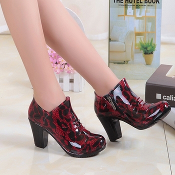 Dámske dažďové topánky, nízky horný lem, TPE vrchnok, bežná hrúbka podrážky, jar–jesen