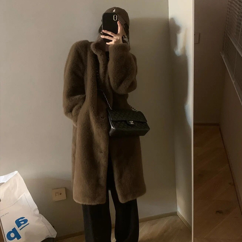 Dugi lažni mink kaput za žene s stojećim ovratnikom i puff rukavima od chenille materijala