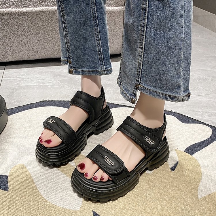 Plažne sandale s PU gornjim dijelom, gumom na potplatu, zatvaranje Velcro, korejski stil