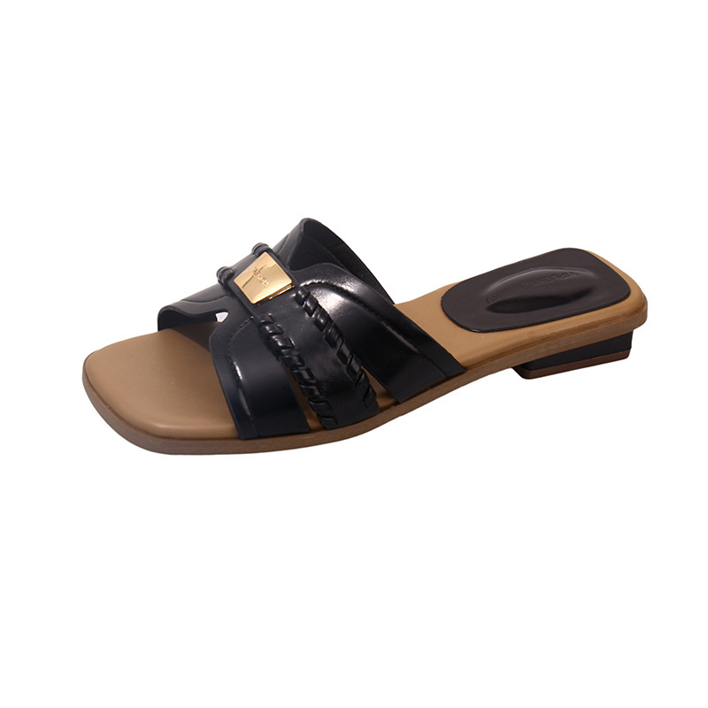 Дамски сандали с една презрамка, горна част микрофибър, квадратен нос, каучукова подметка, нисък клин