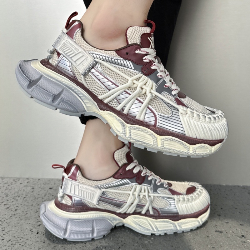 Muške tenisice tipa dad shoes sa debelim retro potplatom, prozračnim mrežastim gornjim dijelom, gornji dio od mikrovlakana, gumena potplata, prednje vezanje, okrugli vrh