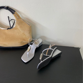 Γυναικεία σανδάλια με σφήνα, τετράγωνη μύτη, λουρί μεταξύ δαχτύλων, PU επάνω μέρος, καουτσούκ σόλα