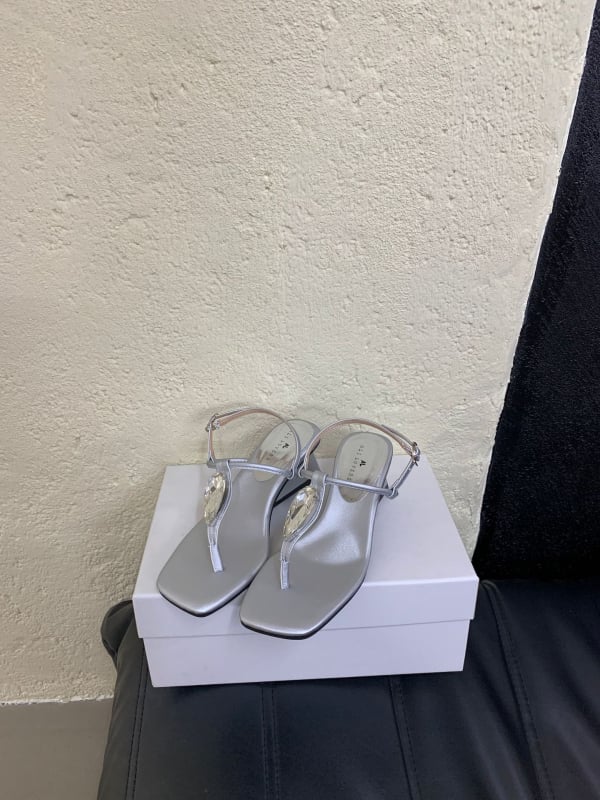 Γυναικεία σανδάλια με σφήνα, τετράγωνη μύτη, λουρί μεταξύ δαχτύλων, PU επάνω μέρος, καουτσούκ σόλα