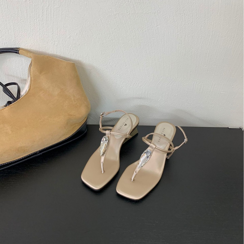 Γυναικεία σανδάλια με σφήνα, τετράγωνη μύτη, λουρί μεταξύ δαχτύλων, PU επάνω μέρος, καουτσούκ σόλα