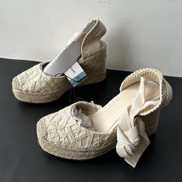 Sandale romane cu șiret în față, vârf pătrat, partea superioară din țesătură, talpă din cauciuc — Vara 2025