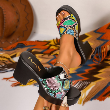 Γυναικείες slip-on σανδάλια με PU επάνω, στρογγυλή μύτη, πλατφόρμα άνω των 8 cm, σόλα από αφρώδες καουτσούκ