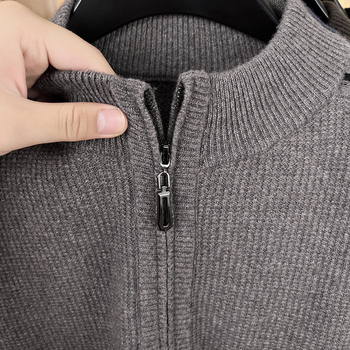 Férfi 100% gyapjúból készült, vastag kötött pulóver félmagas gallérral és cipzárral, hosszú ujjú, téli 2025