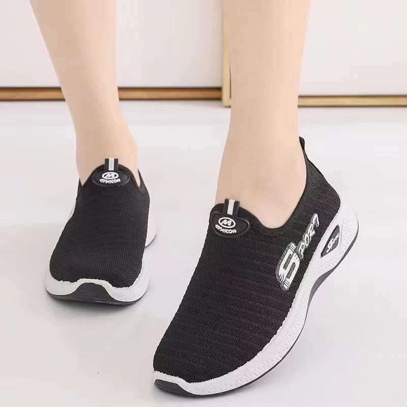 Ženske slip-on sportske tenisice s mrežastim gornjim dijelom, niski profil, pogodne za proljeće–jesen, plastična potplata, visina pete 1–3 cm